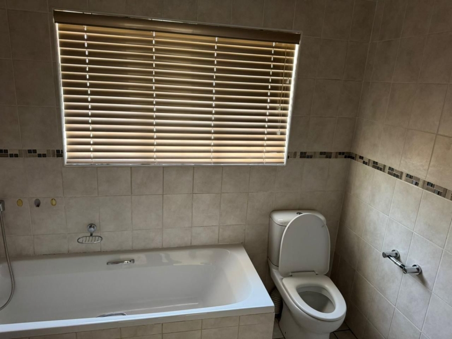 4 Bedroom Property for Sale in Hexrivier Lifestyle Estate North West